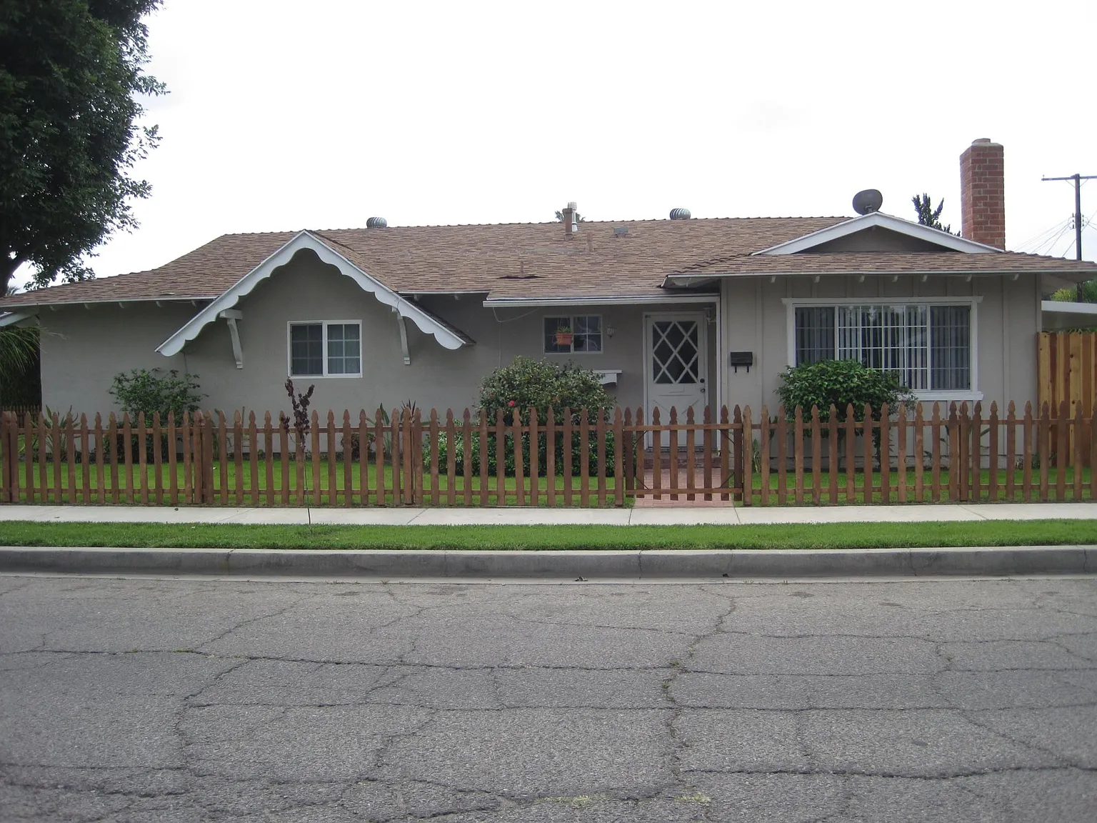 7755 Sausalito Ave — Photo 2