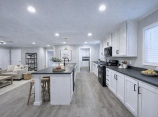 29638 Danbury Ct, Chesterfield, MI 48051