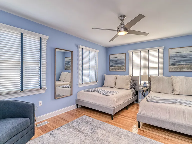 119 N Belmont Ave — Photo 25