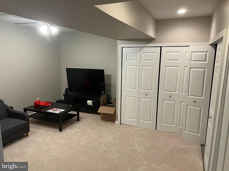 100 Parker Ave #22 — Photo 8