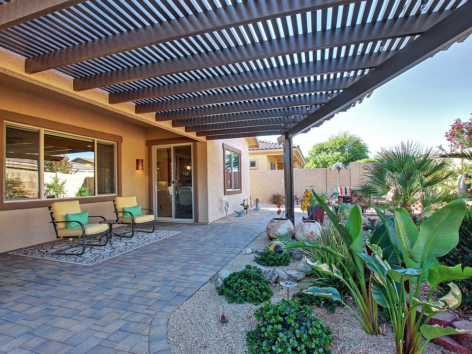 Large covered Patio