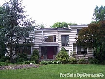 1st image of 3 Dayton Dr
