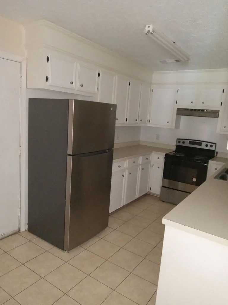 3 bed, 1171 sqft, $1,700 — Photo 3