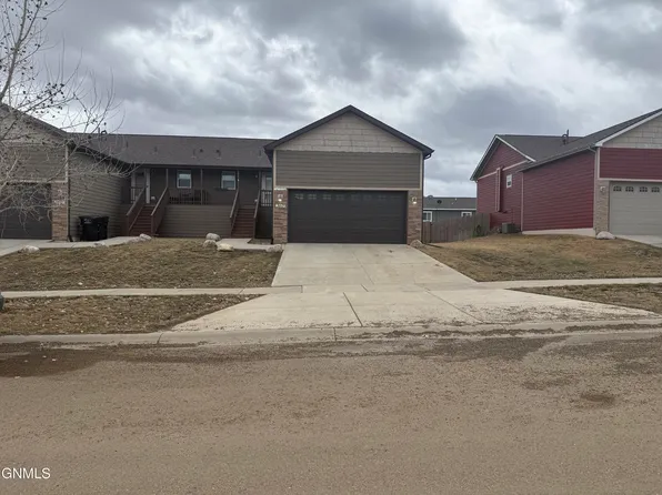 3517 10th Ave NE, Watford City, ND 58854