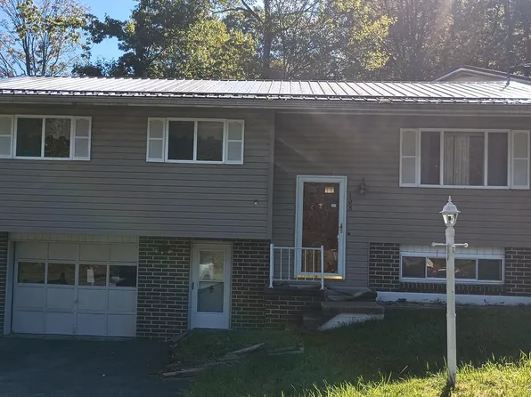 108 King Dr, Kingwood, WV 26537