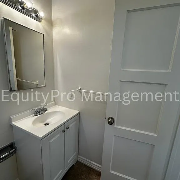 7354 Bright Ave #A — Photo 4