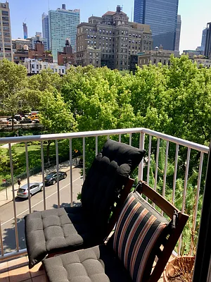 Rented by Bank Neary | media 10