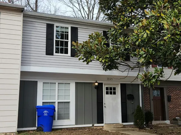 2525 Robinson Pl, Waldorf, MD 20602