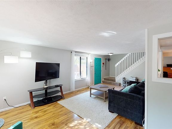 5th image of 6656 W 95th Pl