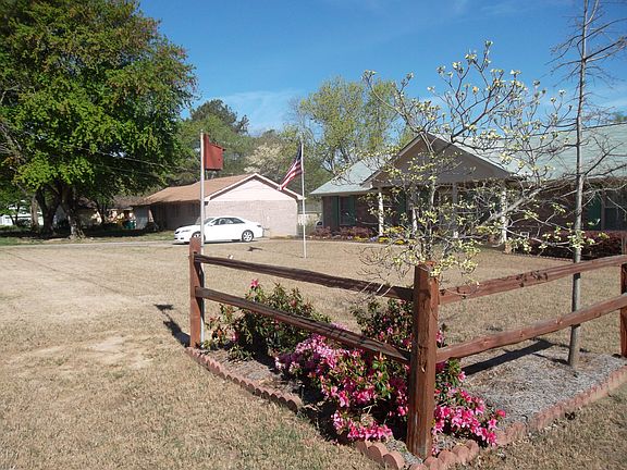 3rd image of 2513 Meadowbrook Way