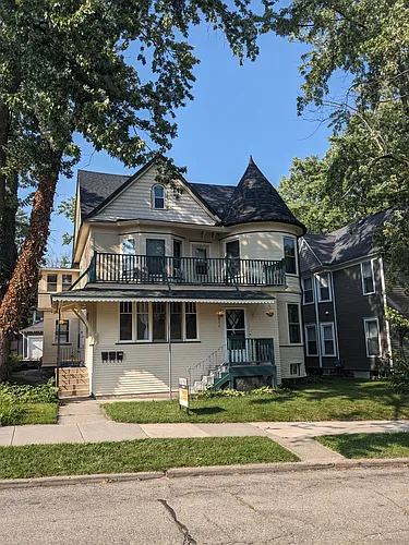611 Innes St NE Photo 1