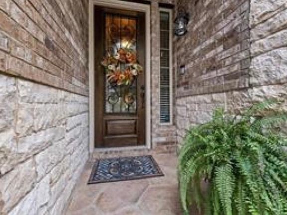 2nd image of 115 Driftwood Dr