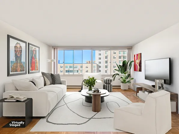 555 Main Street image 2 of 13