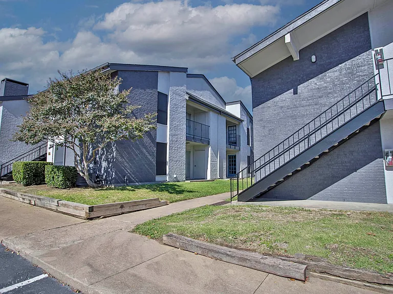 Parks on Taylor Apartment Homes — Photo 10