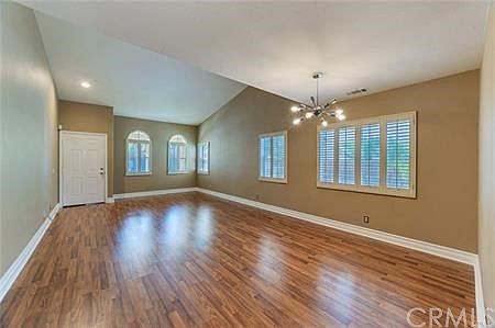 4th image of 16234 Bainbridge Way