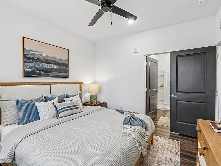 Velara Luxury Apartments — Photo 50