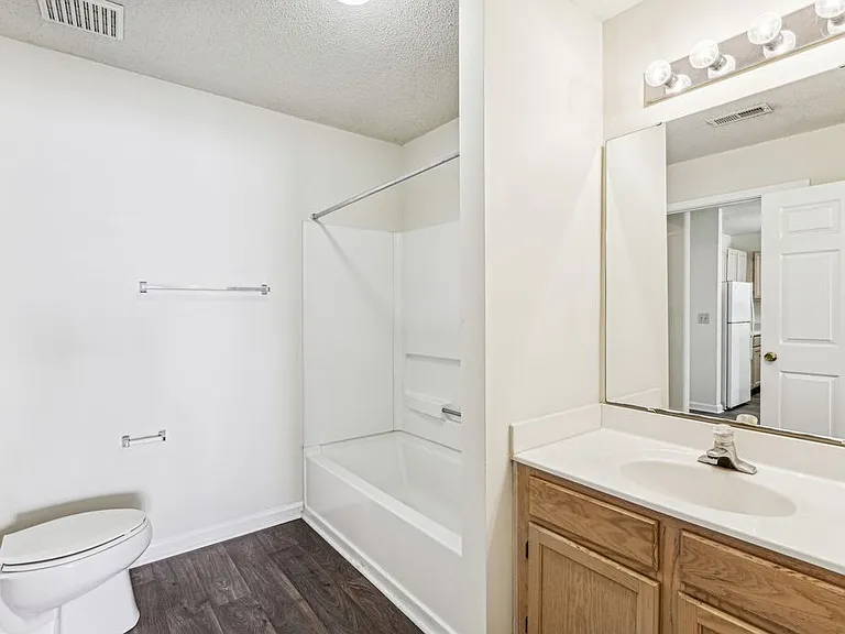 Woodland Crossing Apartment Homes — Photo 7