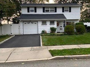 25 Carole Pl, Old Bridge, NJ 08857