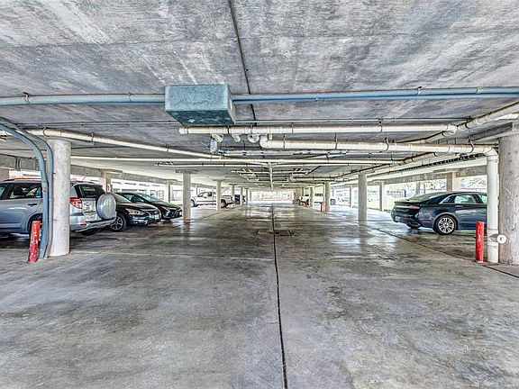 3rd image of 2209 S Braeswood Blvd APT 33I