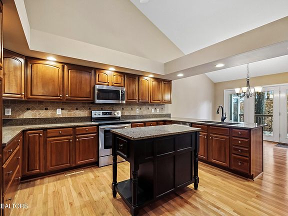 4th image of 306 Saligugi Ln