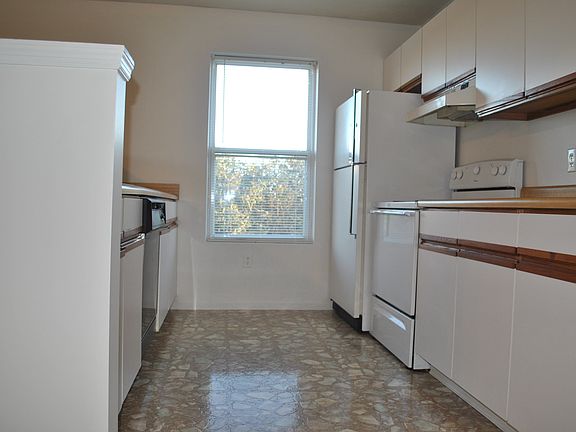 4th image of 1452 Garrison Ln
