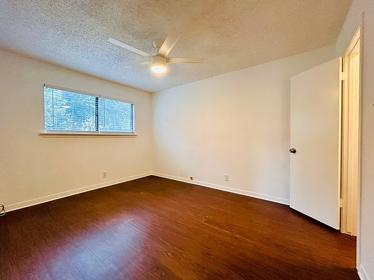 8325 Fathom Cir — Photo 18