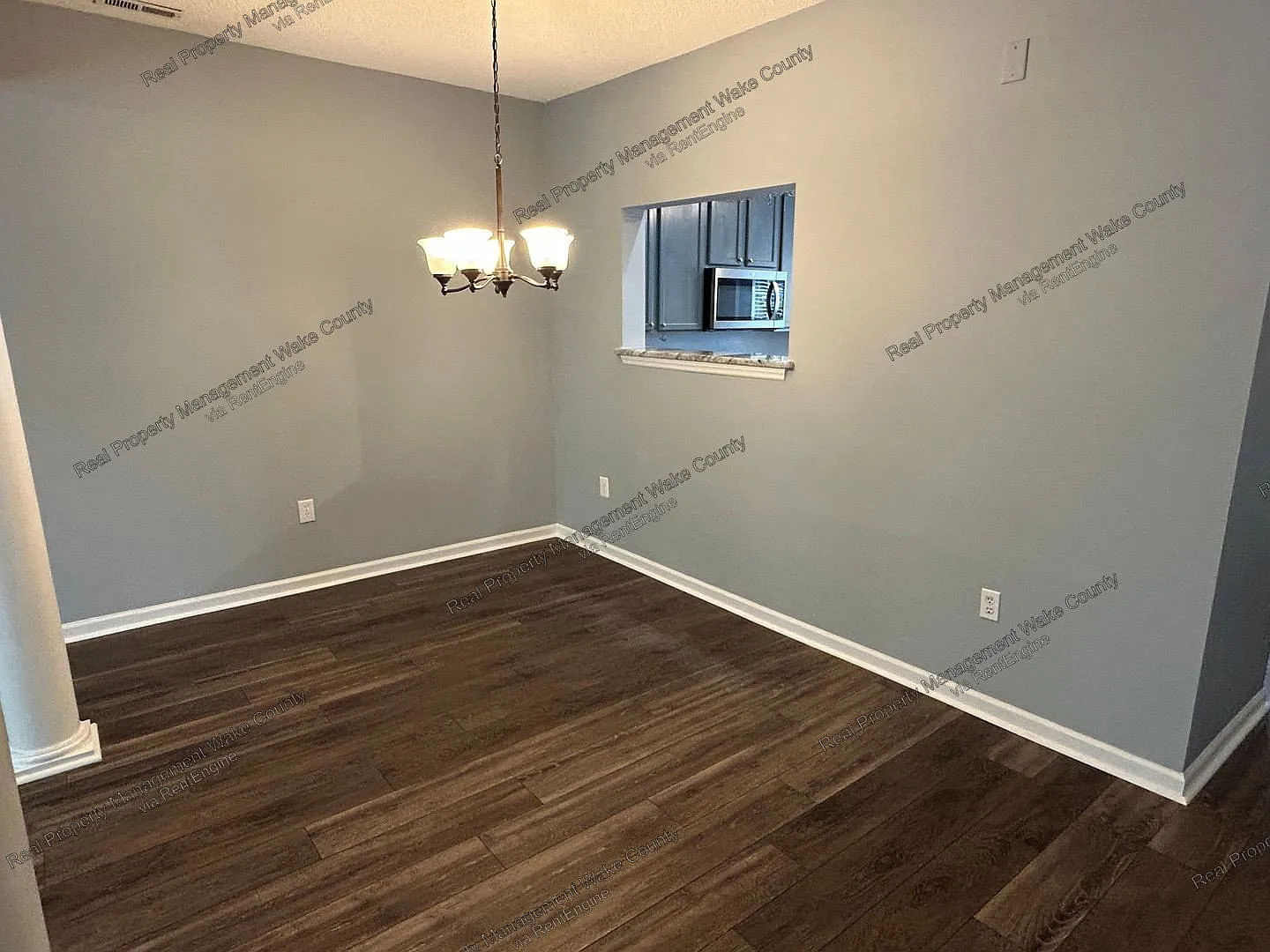 3 bed, 2.5 bath, 1420 sqft, $1,825 — Photo 4