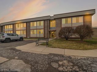 3911 Fort St APT 109, Trenton, MI