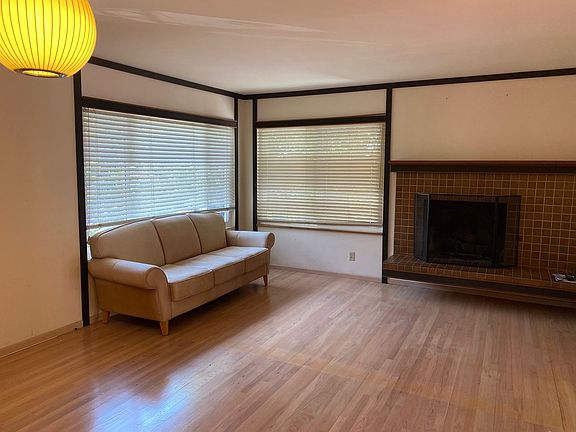2nd image of 222 Chaplin Ln