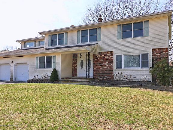2nd image of 43 Redwood Dr