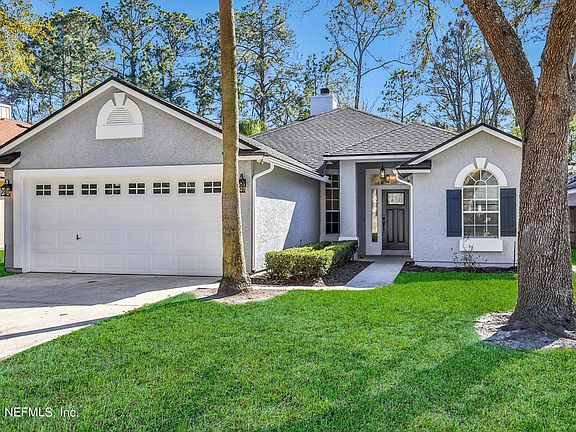 3rd image of 428 Morning Glory Ln N