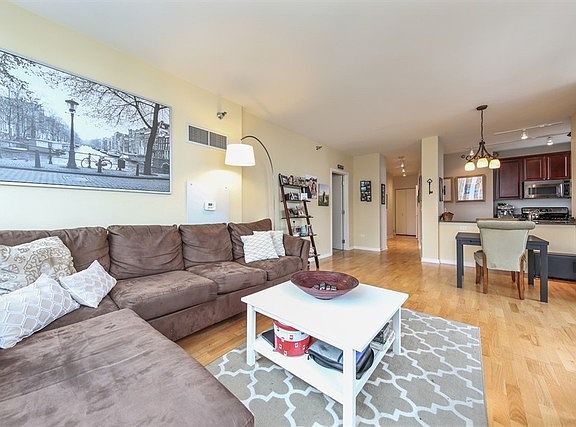 3rd image of 330 W Grand Ave APT 1706