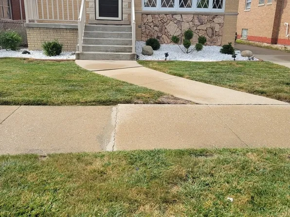 8554 S Keating Ave, Chicago, IL 60652