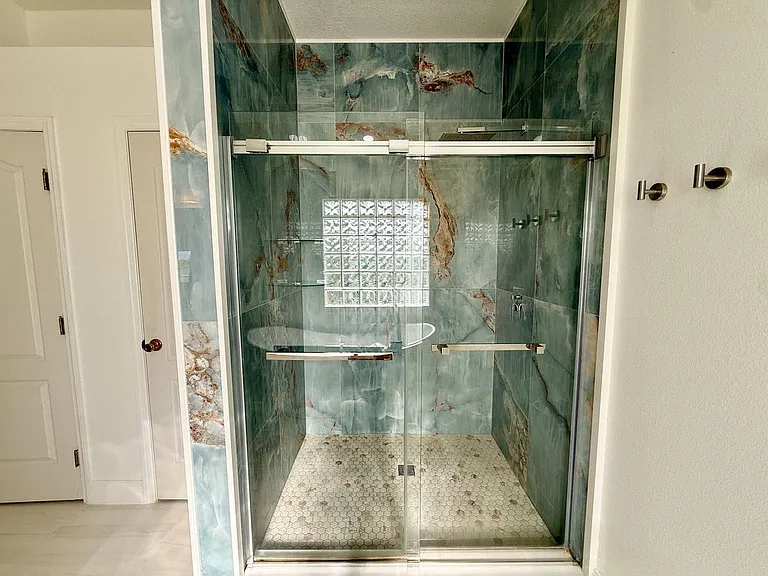 11400 Lovers Ln — Photo 11