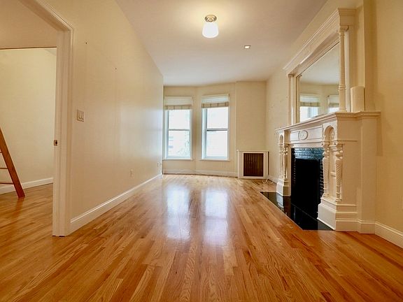 3rd image of 138 W 74th St APT 3B