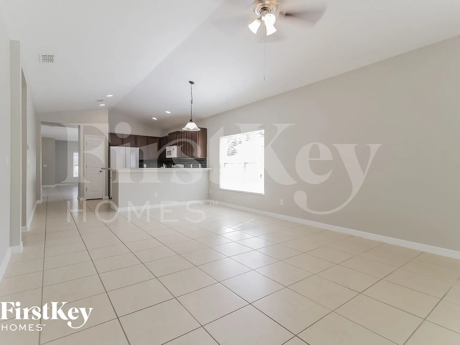 4 bed, 2.0 bath, 1932 sqft, $2,640 — Photo 3