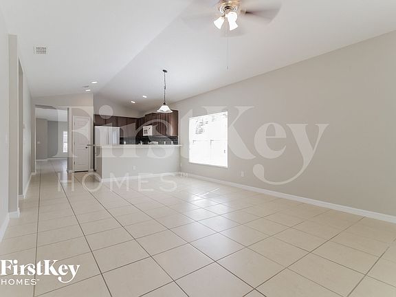 3rd image of 34208 Alameda Dr