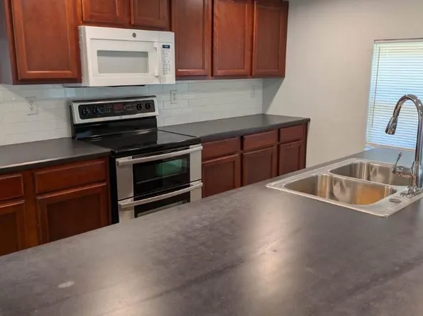 31642 Hillside Dr, Deland, FL 32720