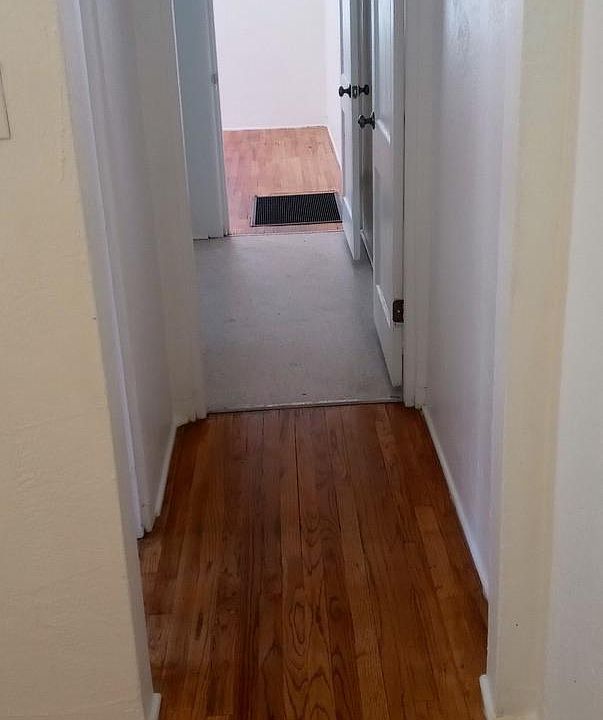 2nd image of 1812 Gold Ave SE #A