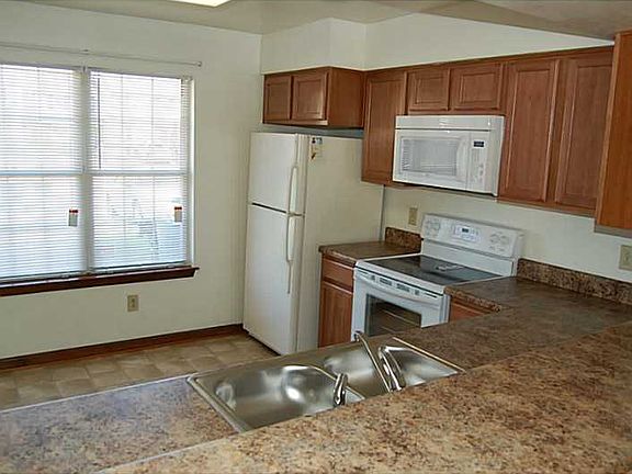 3rd image of 3943 Lantana Pl