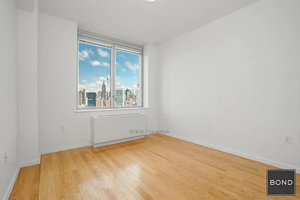 Rented by Bond New York | media 6