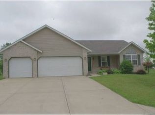 7509 Stonebridge Dr, Maryville, IL