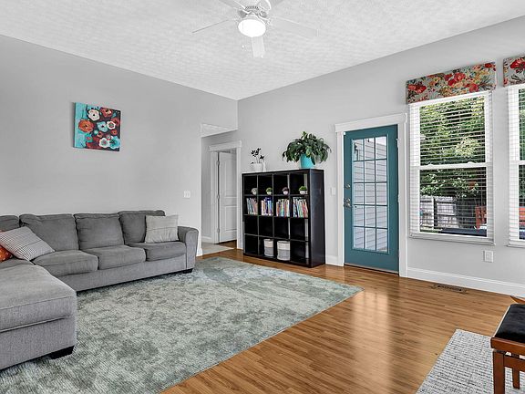 5th image of 4747 Coachford Dr