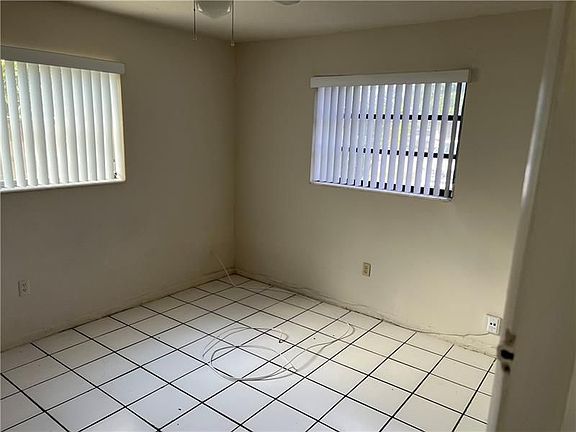 4th image of 761 S 62nd Ave
