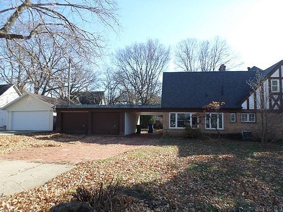 3rd image of 301 Riverside Dr