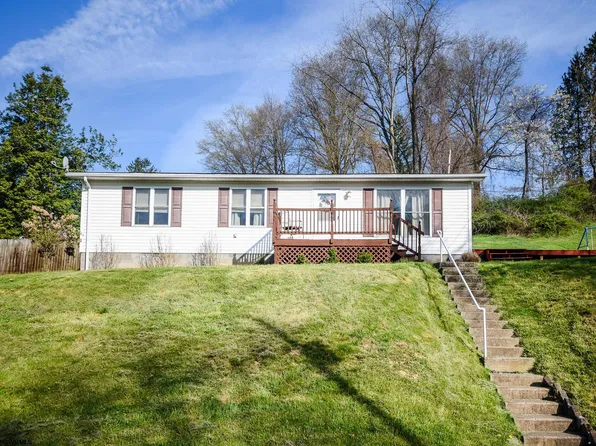 6 Bonasso Dr, Fairmont, WV 26554