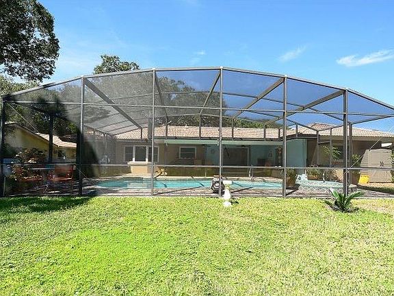 5th image of 7525 Mariana Dr