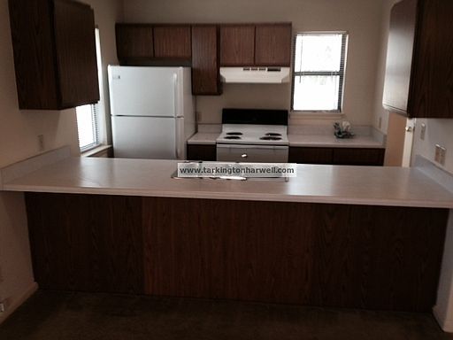 2nd image of 615-B Moore Ave