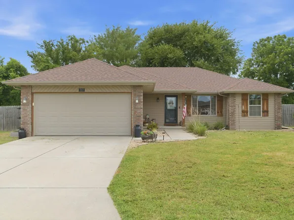 717 W Lake Avenue, Clever, MO 65631