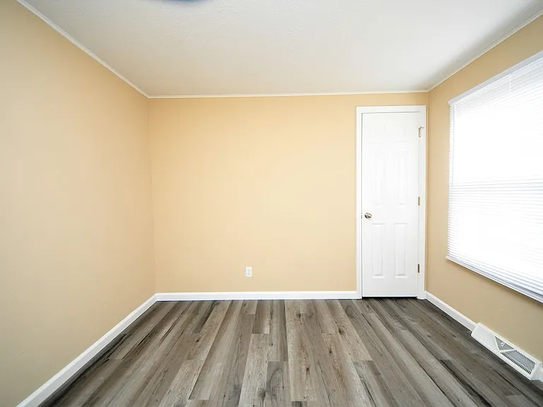 206 S Morgan St — Photo 9